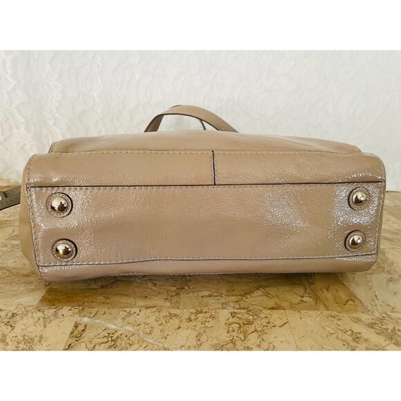 Bundle of 2 Coach Carryall Dove Grey patent leather 19756M and makeup bag - Picture 6 of 10